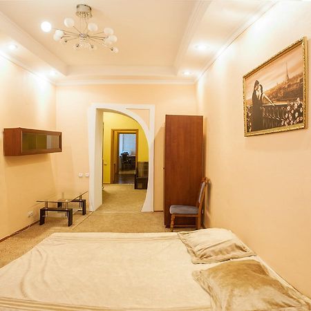 Апартаменти Вул Кониського 5 На 6 Осіб Біля Медичного Університету Lviv Exterior foto