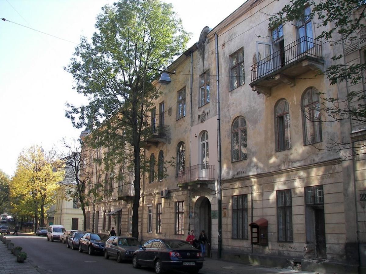 Апартаменти Вул Кониського 5 На 6 Осіб Біля Медичного Університету Lviv Exterior foto